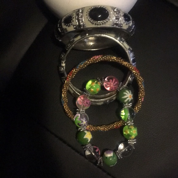 🎊$25 Deal Bundle🎊 - Picture 3 of 4